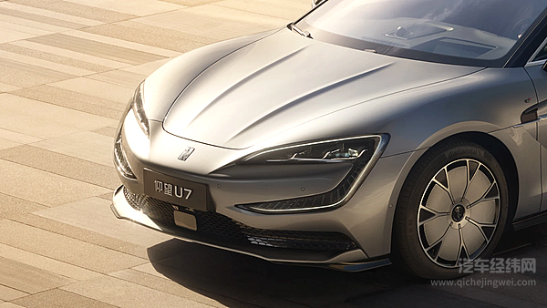 华为赋能VS易四方加持 尊界S800与仰望U7谁更 “能打”？