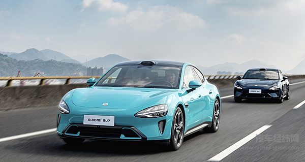 红旗EH7荣耀版上市 与小米SU7相比谁更强？