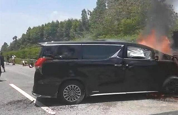 车门焊死成真 雷克萨斯LM事故能带给我们哪些启示？