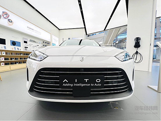 实地探店 月销量连破3千辆的华为问界M5究竟如何？