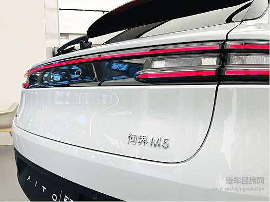 实地探店 月销量连破3千辆的华为问界M5究竟如何？