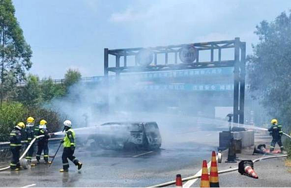 车门焊死成真 雷克萨斯LM事故能带给我们哪些启示？