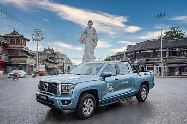 时尚商用皮卡金刚炮药商版11.18万元起正式上市