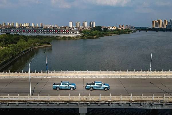 时尚商用皮卡金刚炮药商版11.18万元起正式上市