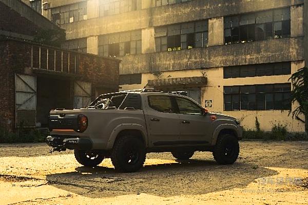 “全民定制”玩家上汽大通MAXUS再度携作亮相 上汽牛魔王诠释皮卡定制标杆