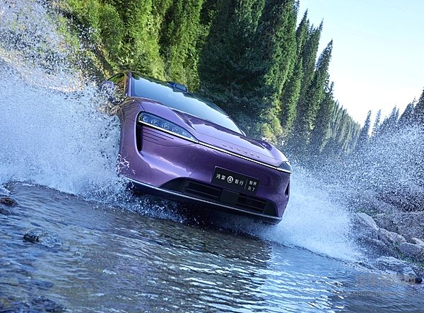 智己LS6与智界R7都有黑科技 哪一款更值得入手？