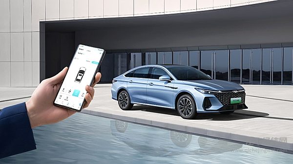 A级插混车二选一 奇瑞风云A8与秦PLUS DM-i谁更胜一筹？