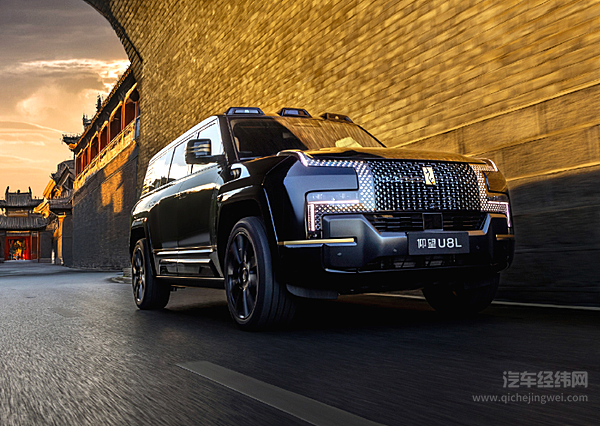 从浮水模式到全地形罗盘 仰望和揽胜的较量不止于谁更快更稳