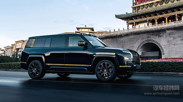 从浮水模式到全地形罗盘 仰望和揽胜的较量不止于谁更快更稳