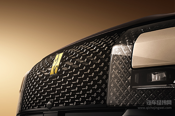 从浮水模式到全地形罗盘 仰望和揽胜的较量不止于谁更快更稳