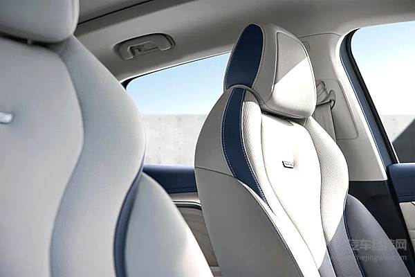 Alcantara材质Nappa触感真皮座舱