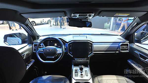 江淮皮卡全新悍途乘用版亮相2024成都国际车展 四大优势成就用户出行新风尚