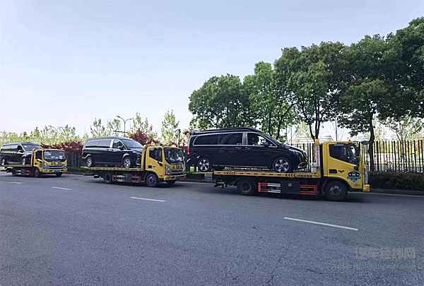 用奥铃拉奔驰 上海车展“高光时刻”的后勤卫士