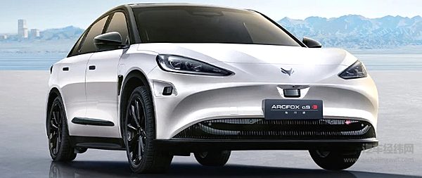 既想运动还要顾家 极狐阿尔法S对比小米SU7该选谁？