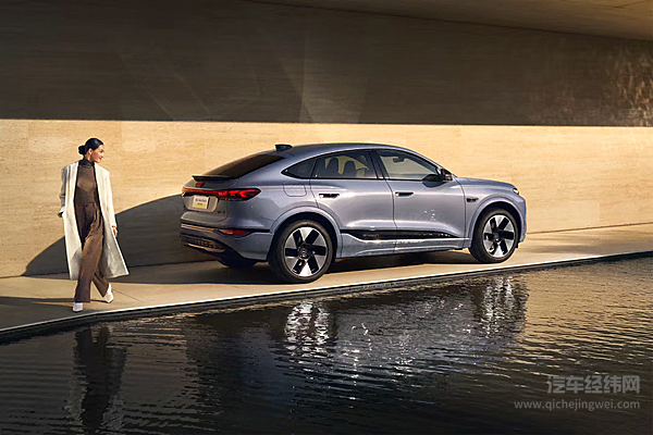 不止加长和加大屏：奥迪用“双平台”表示豪华车的新战场在“懂人心”