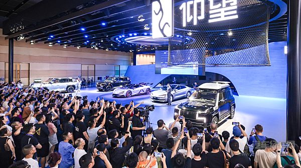 国产品牌瞄准百万级市场 华为、比亚迪、红旗入局都有哪些玩法？