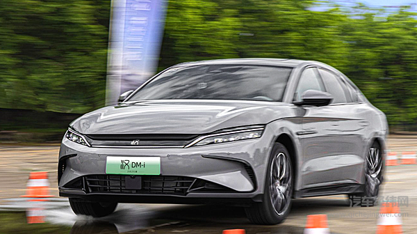 智驾之争关键年 比亚迪汉L DM-i与深蓝S07谁更值得入手？