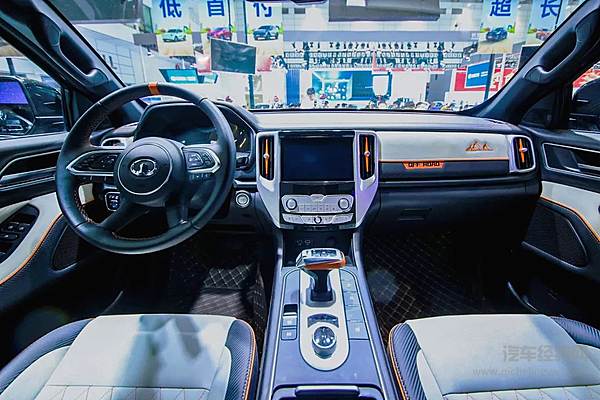 2022款黑弹齐鲁车展正式上市 售价24.88万元