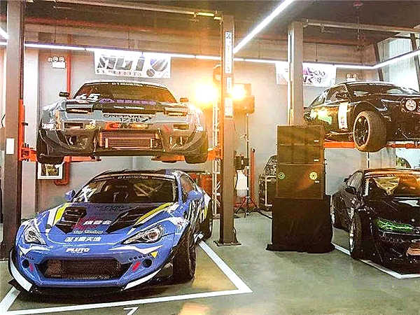 赛车与改装车的区别，其实是两者压根不是一个物种！