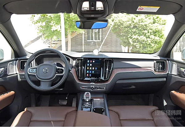 豪华中型SUV的代表车型！林肯航海家和沃尔沃XC60谁更强？