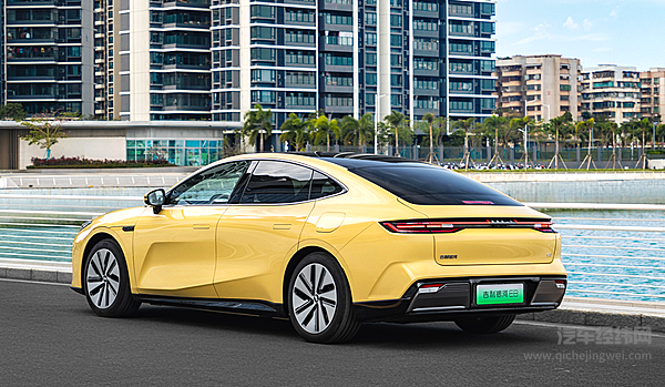 18.8万元起的吉利银河E8开启预售 能否挑战星纪元ES？