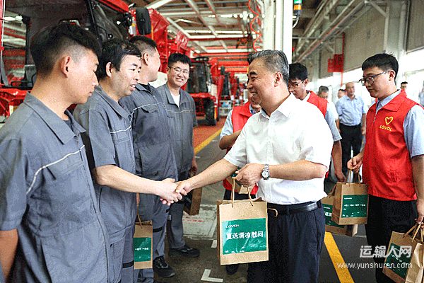 葉建軍到濟(jì)南、濰坊地區(qū)權(quán)屬企業(yè)調(diào)研并慰問(wèn)一線(xiàn)員工