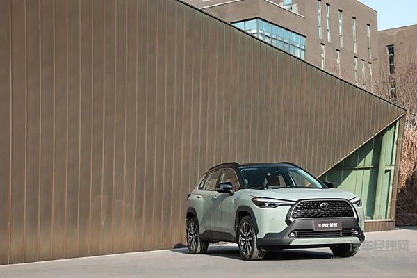 双车战略+填充细分市场 一汽丰田卡罗拉锐放正式上市