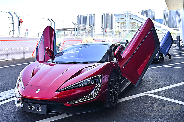 赛道破局技术领航 中国新能源汽车即将开始竞速时代