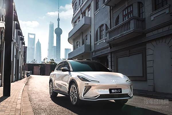 行业首个D.L.P.人工智能模型正式发布 智己IM AD NOA官宣上线