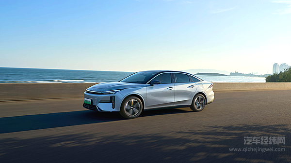 十万元级插混家用轿车对决 吉利银河L6 EM-i与比亚迪秦L谁更胜一筹