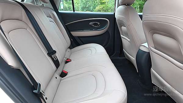 7万级纯电小车对决：钇为3vs纳米01，谁才是你的心头好？