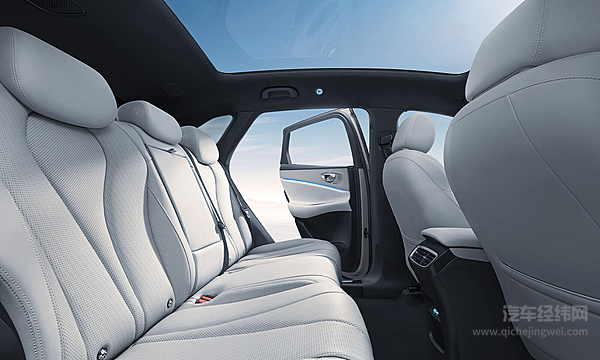 海狮06的“全能”与零跑C10的“科技”谁更能打动你？