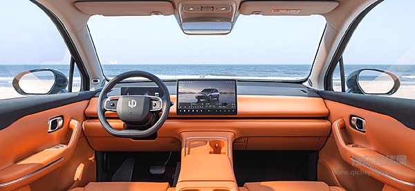 海狮06的“全能”与零跑C10的“科技”谁更能打动你？