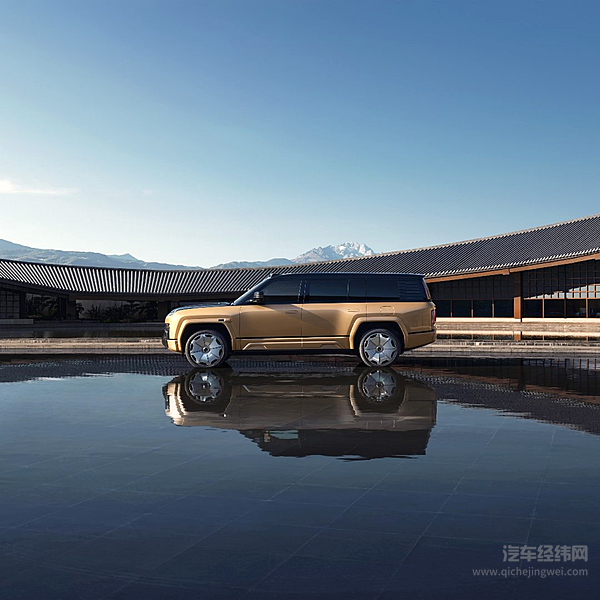 从浮水模式到全地形罗盘 仰望和揽胜的较量不止于谁更快更稳