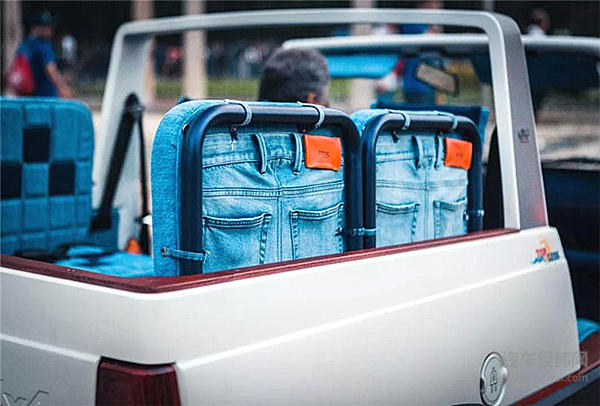 亲临2018都灵车展，在城堡与公园中跟意大利车迷疯狂一把