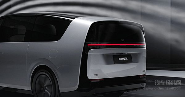 新势力内斗 小鹏X9能否靠黑科技压过理想MEGA？