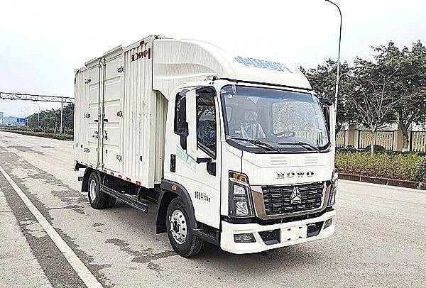 中国重汽HOWO新能源统帅 运输状态已切换