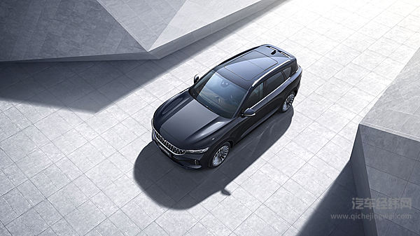 岚图FREE超长续航纯电版上市 引领中国首个高端电动SUV家族亮相