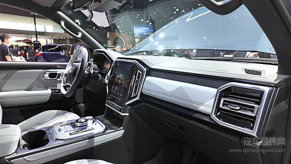 悍途PHEV打破皮卡“场景限制”  省得实在野得尽兴