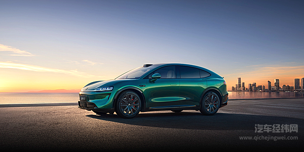 理想i6家庭性能风VS智界R7的科技豪华范 谁是你的“梦中情车”？