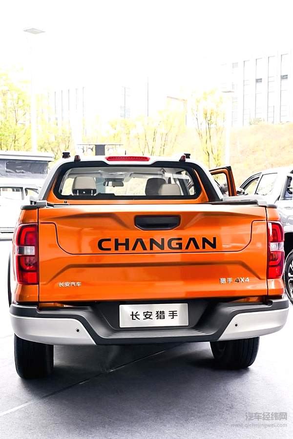 售价13.99万元起 长安猎手超级增程皮卡震撼上市