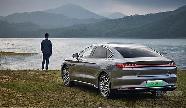 20万元级别混动车 比亚迪汉DM与丰田凯美瑞谁划算？