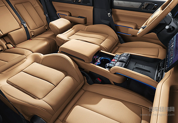 20万级新能源越野车二选一 方程豹豹5与北京BJ40增程版谁更强？