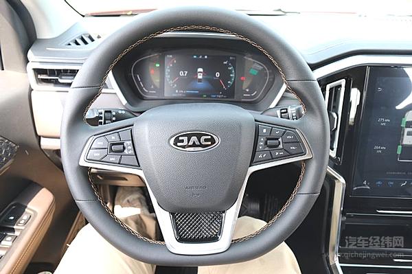 驾驶TA会上瘾 高端悍途皮卡的霸气和高性能很具“攻击性”