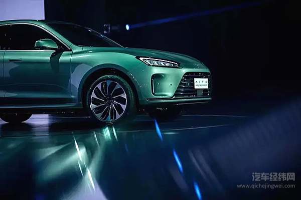 跌出万辆俱乐部，AITO问界11月销量环比下跌超30%，问题出在哪里？