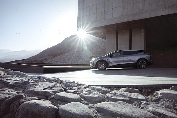 高合的高端定位是否会有调整？