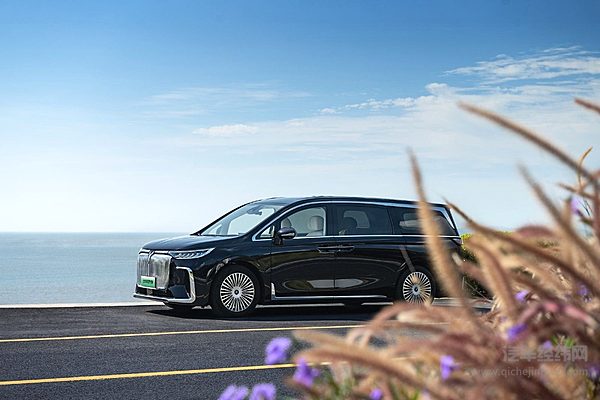 2025款岚图梦想家上市华为强力加持 小鹏X9能否一战？