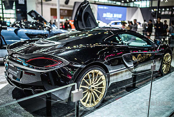 金龙傍身！不是黑涩会！闲人回避！生人勿近！