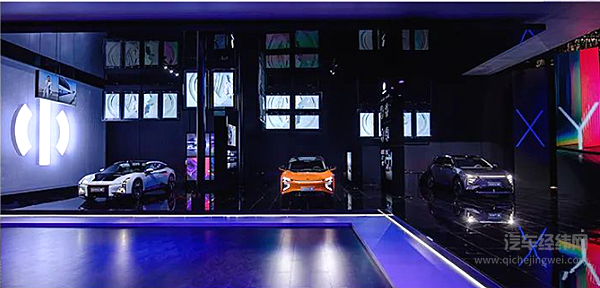 汇聚前瞻科技 高合发布三款豪华纯电车型惊艳上海车展