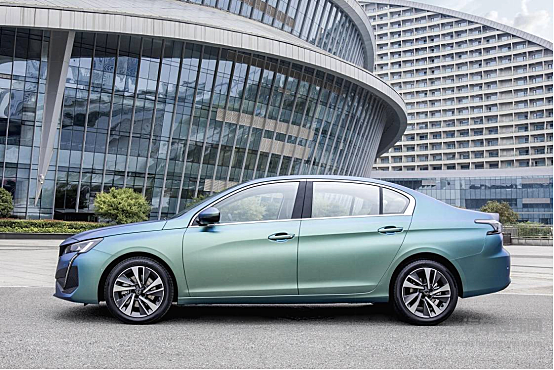 新款标致408内外焕然一新 再现“法式优雅”的魅力